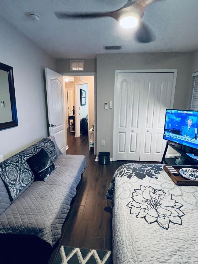 Ruskin Fl Private 2 Bdrm 1 Bath Suite Common Areas Shared With Host And Cat Zewnętrze zdjęcie